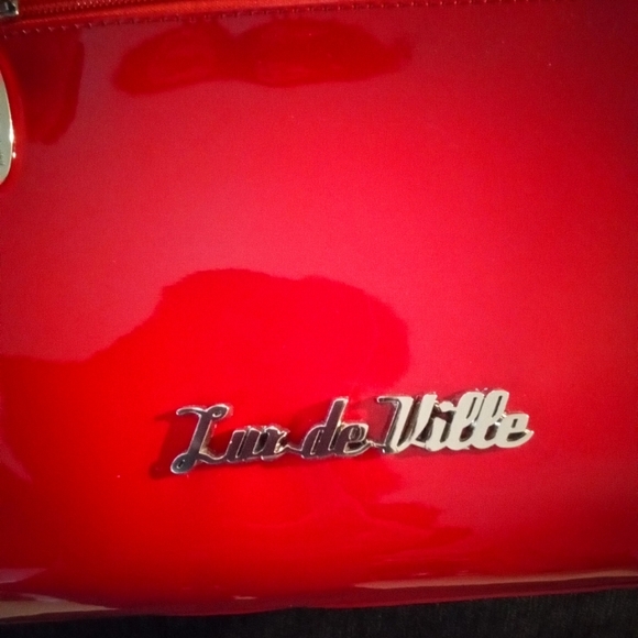 Lux de Ville Red Kisslock Bow Bag - Picture 14 of 14